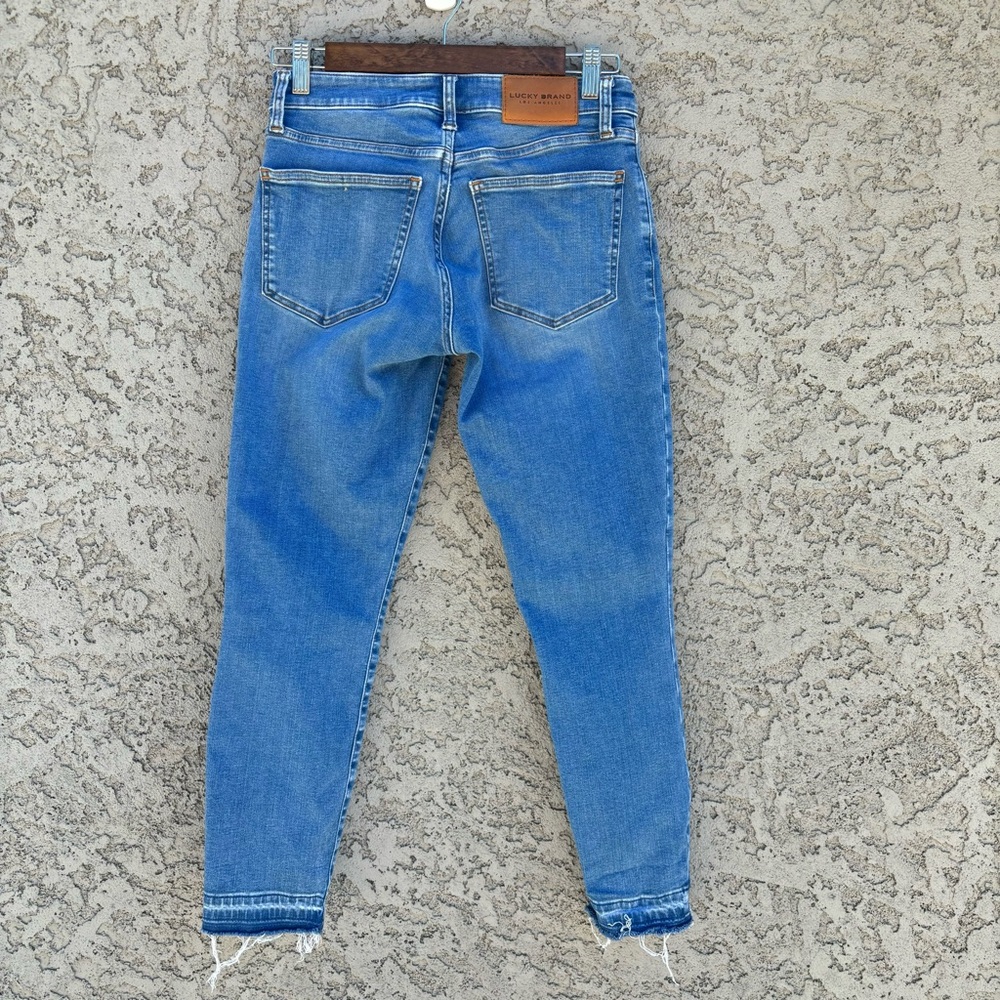 LUCKY BRAND Medium Wash Jeans - Picture 5 of 9